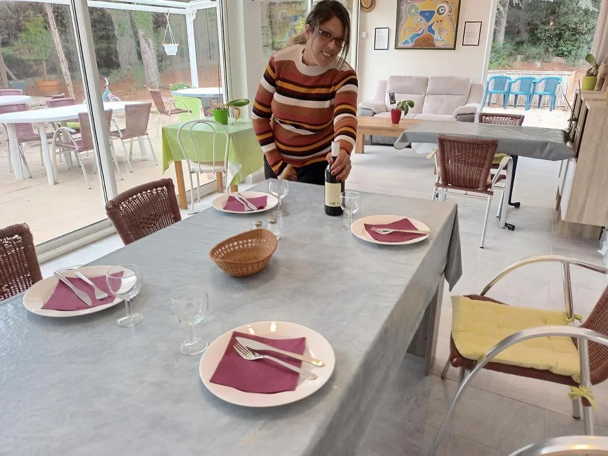 Couette-café Chambres d'hôtes dans la campagne de Rognes France